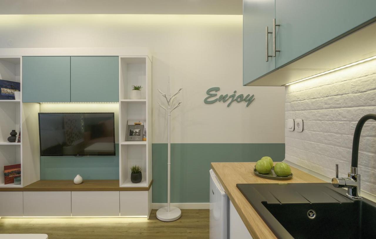 Τhe Half Root Suite In The Heart Of City Center Thessaloníki Ngoại thất bức ảnh