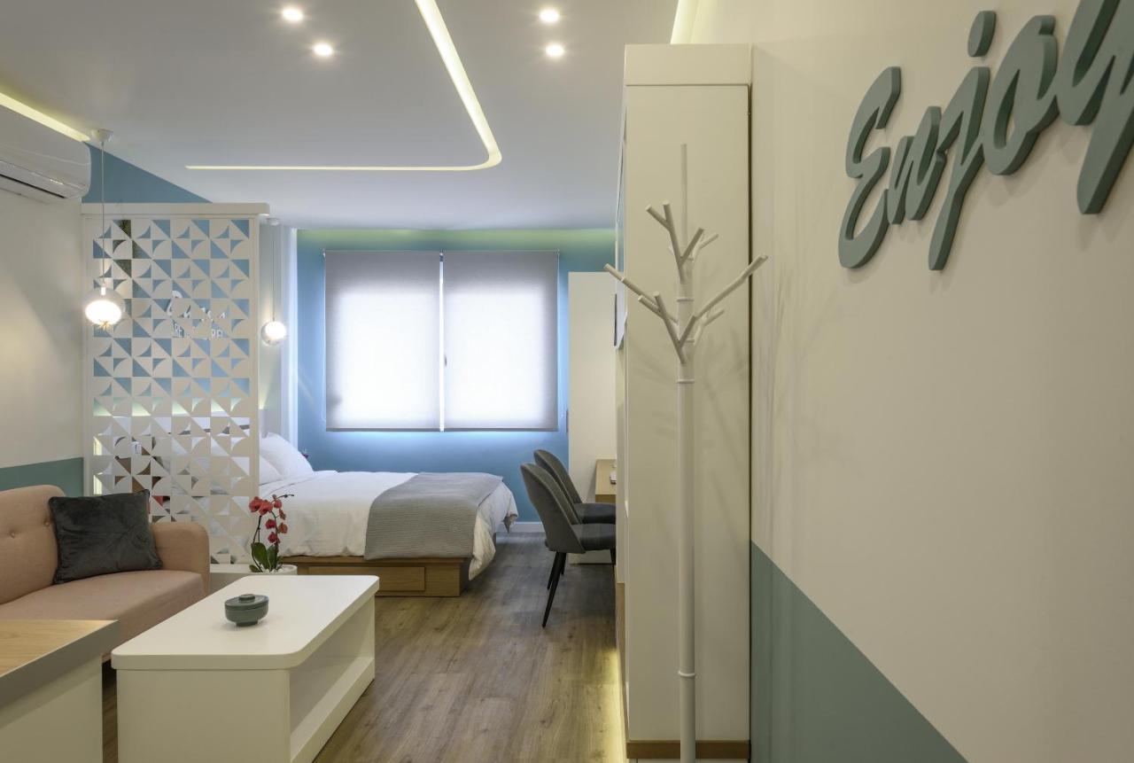 Τhe Half Root Suite In The Heart Of City Center Thessaloníki Ngoại thất bức ảnh