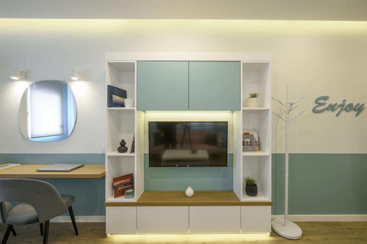 Τhe Half Root Suite In The Heart Of City Center Thessaloníki Ngoại thất bức ảnh