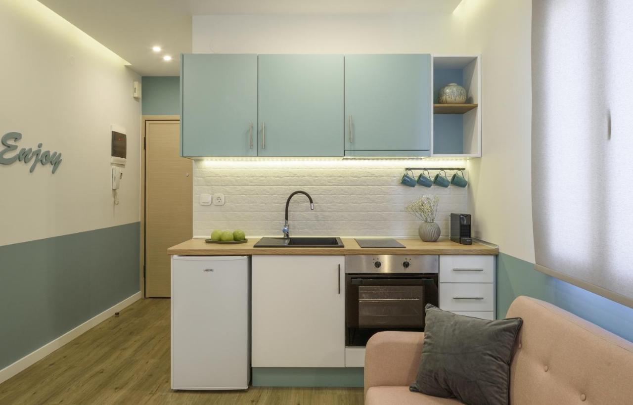 Τhe Half Root Suite In The Heart Of City Center Thessaloníki Ngoại thất bức ảnh