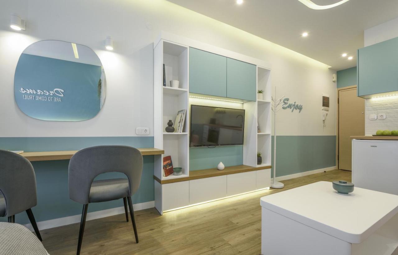 Τhe Half Root Suite In The Heart Of City Center Thessaloníki Ngoại thất bức ảnh