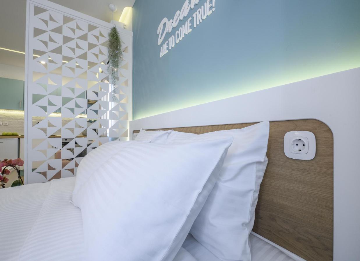Τhe Half Root Suite In The Heart Of City Center Thessaloníki Ngoại thất bức ảnh