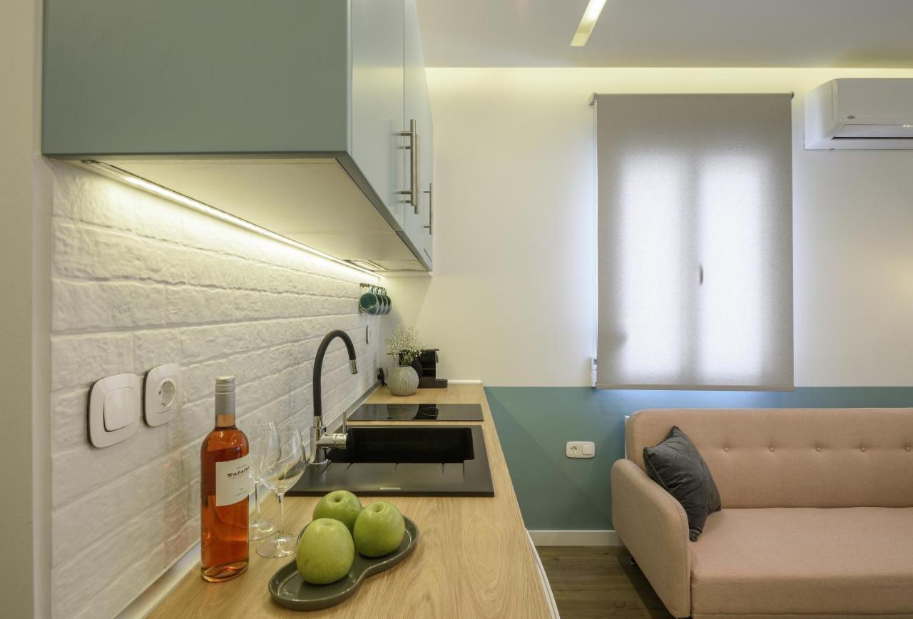 Τhe Half Root Suite In The Heart Of City Center Thessaloníki Ngoại thất bức ảnh