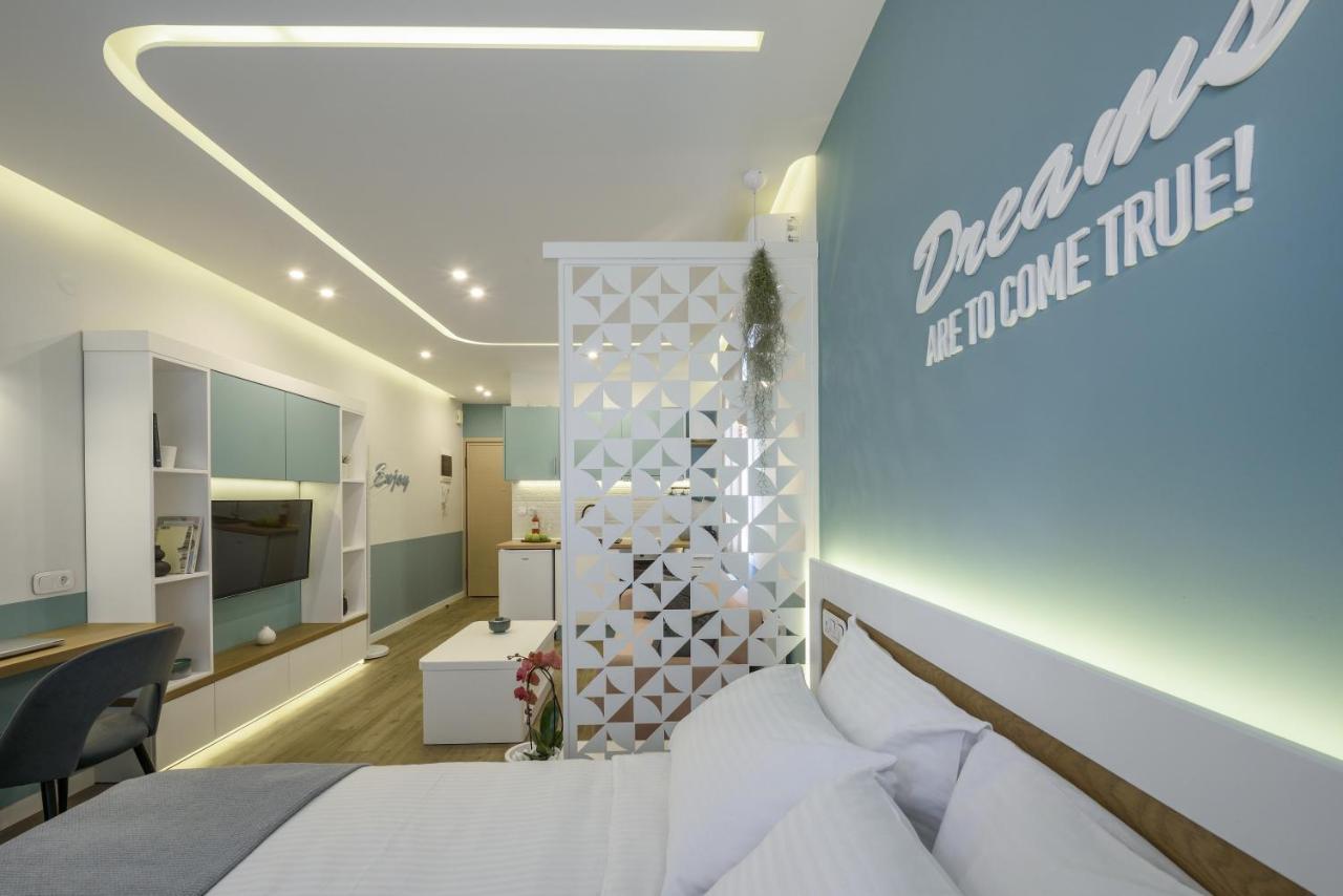 Τhe Half Root Suite In The Heart Of City Center Thessaloníki Ngoại thất bức ảnh
